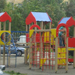 В мае горсовет установит новую детскую площадку во дворе на улице Орловской