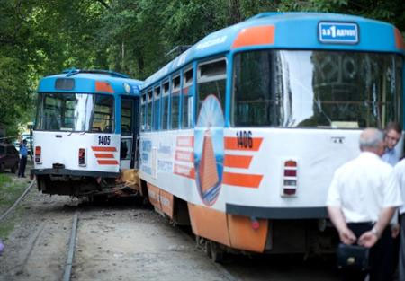 ЧП в Днепропетровске: трамвай сошел с рельс