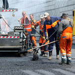 В Днепропетровске продолжается ремонт дорожного покрытия
