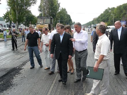 Капитальный ремонт Запорожского шоссе должен быть завершен до 25 августа