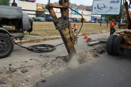 На Космической начат капитальный ремонт дороги (Фото) На Космической начат капитальный ремонт дороги (Фото)