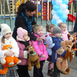 На Коммунаре открыли крупнейшую в городе детскую площадку