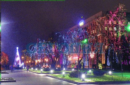 Днепропетровск прихорашивается к Новому году Днепропетровск прихорашивается к Новому году