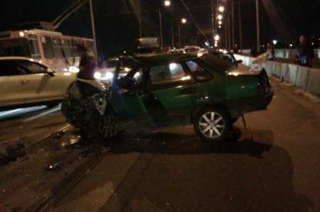 ДТП на Старом мосту, в час пик было перекрыто движение ДТП на Старом мосту, в час пик было перекрыто движение