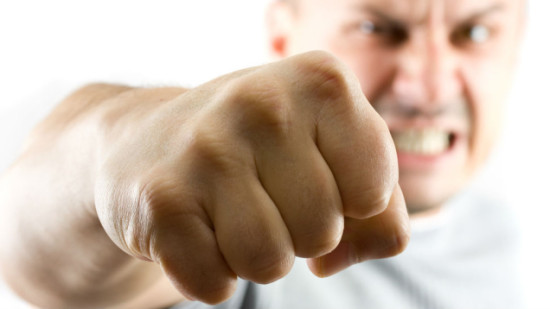 Против маршрутчика, избившего пассажира, возбуждено уголовное дело