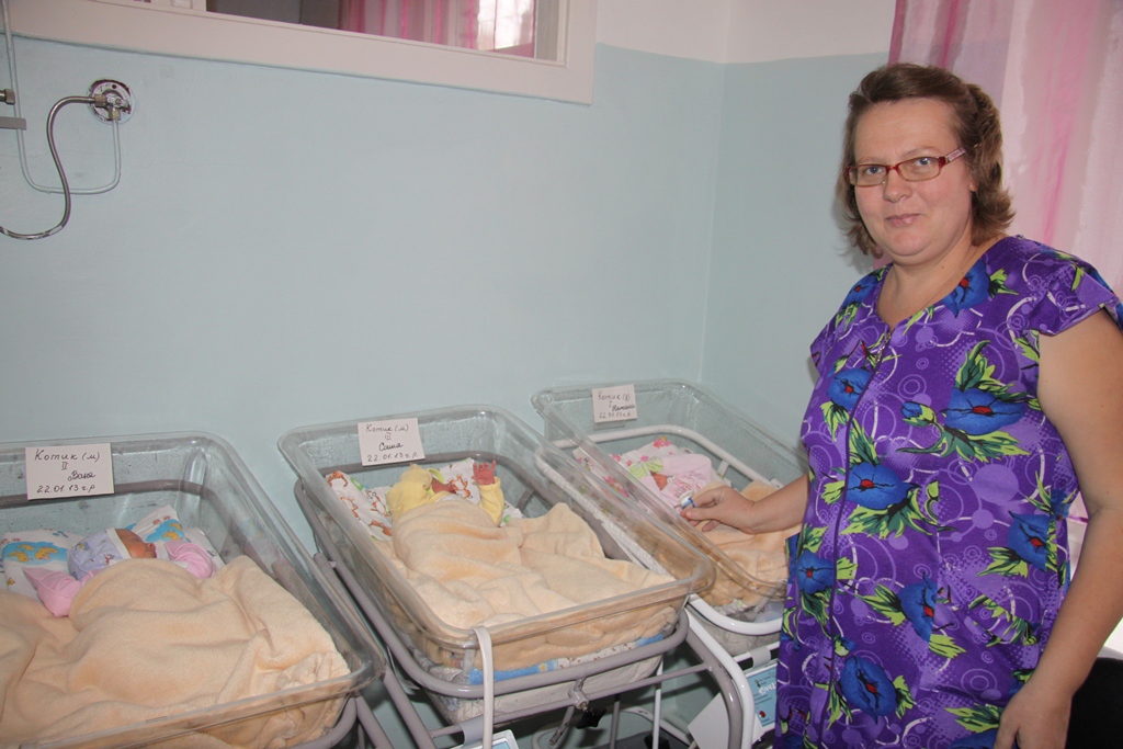 Дмитро Колєсніков привітав родину, в якій цьогоріч народилася перша трійня в Україні