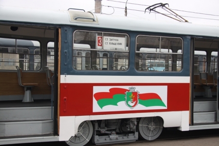 У Кривому Розі після капітальної реконструкції вийшли на маршрут 2 нові вагони швидкісного трамваю. 
