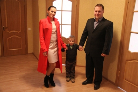 Сім`ї Дніпропетровщини отримали перші квартири за програмою Доступне жтло Сім`ї Дніпропетровщини отримали перші квартири за програмою Доступне жтло