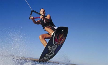 Под Кривым Рогом экстремалы построили вейкбординговую трассу Под Кривым Рогом экстремалы построили вейкбординговую трассу