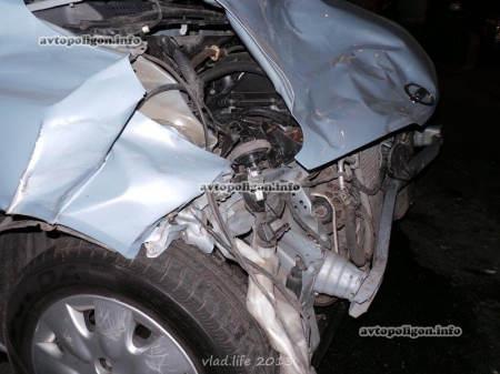 Нетрезвая девушка разбила 5 иномарок Нетрезвая девушка разбила 5 иномарок