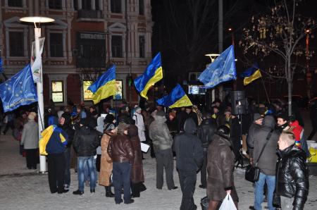 Днепропетровский майдан сходил в гости к правоохранителям (Фото, Видео) Днепропетровский майдан сходил в гости к правоохранителям (Фото, Видео)