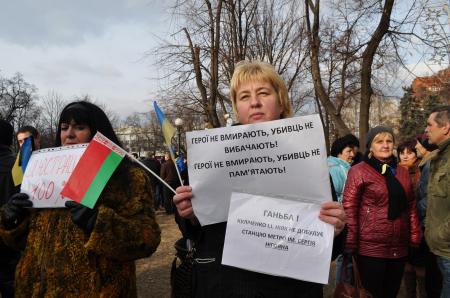 В Днепропетровске вешали регионалов под ОГА В Днепропетровске вешали регионалов под ОГА