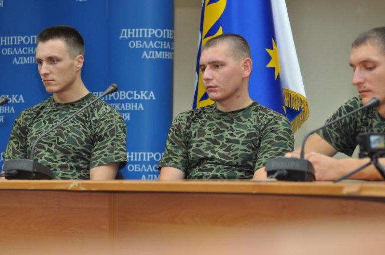 Власти Днепропетровщины помогают освобождать пленных