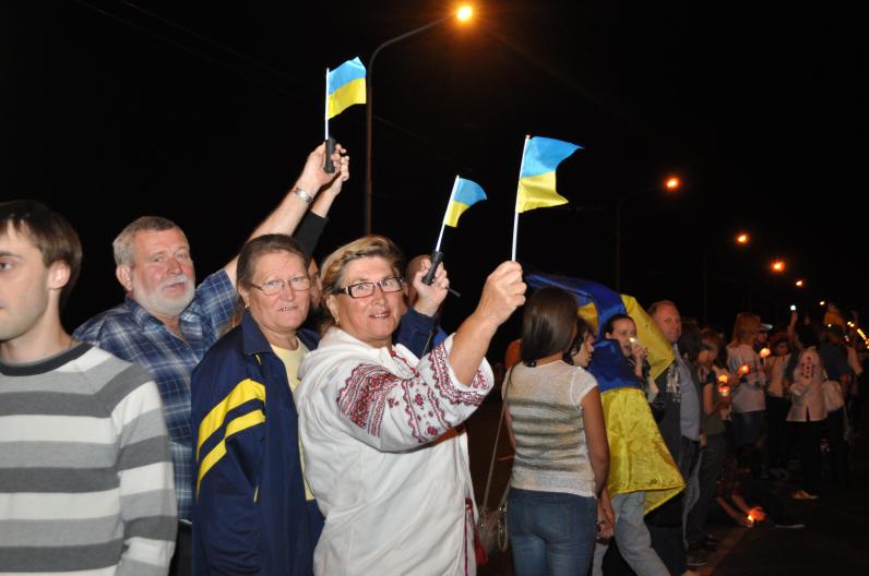 В Днепропетровске торговали для армии и соединяли берега Днепра (Фото) В Днепропетровске торговали для армии и соединяли берега Днепра (Фото)