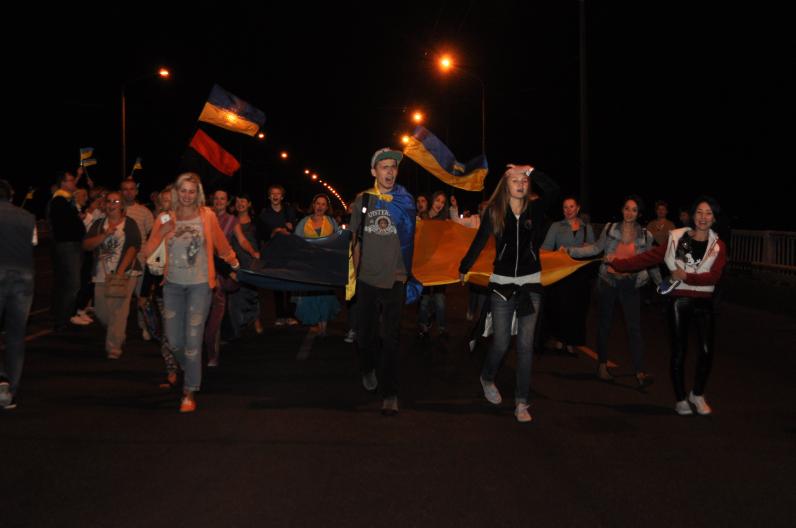 В Днепропетровске торговали для армии и соединяли берега Днепра (Фото) В Днепропетровске торговали для армии и соединяли берега Днепра (Фото)