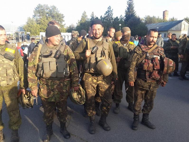 Десантники 25-ой бригады вернулись домой после 5 месяцев боев (ФОТО) Десантники 25-ой бригады вернулись домой после 5 месяцев боев (ФОТО)