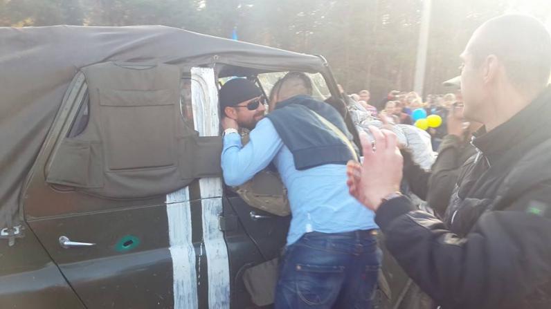 Десантники 25-ой бригады вернулись домой после 5 месяцев боев (ФОТО) Десантники 25-ой бригады вернулись домой после 5 месяцев боев (ФОТО)