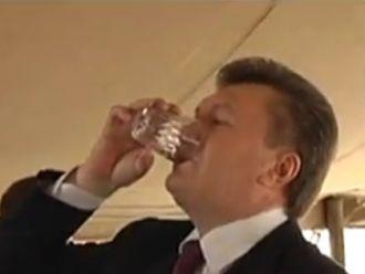 Янукович беспробудно пьет на даче в Сочи, – Гордон