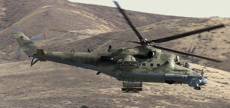 На границе Нагорного Карабаха азербайджанские военные сбили боевой вертолет Армении
