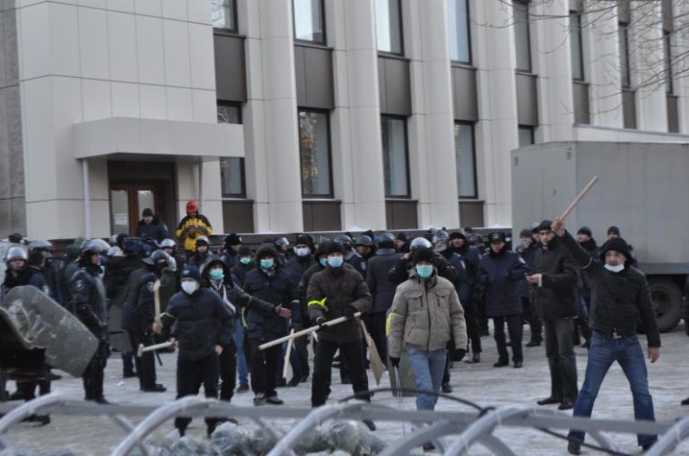 Двух чиновников арестовали по делу о бойне под ОГА
