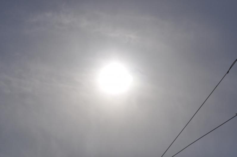 Днепропетровск наблюдает солнечное затмение Днепропетровск наблюдает солнечное затмение