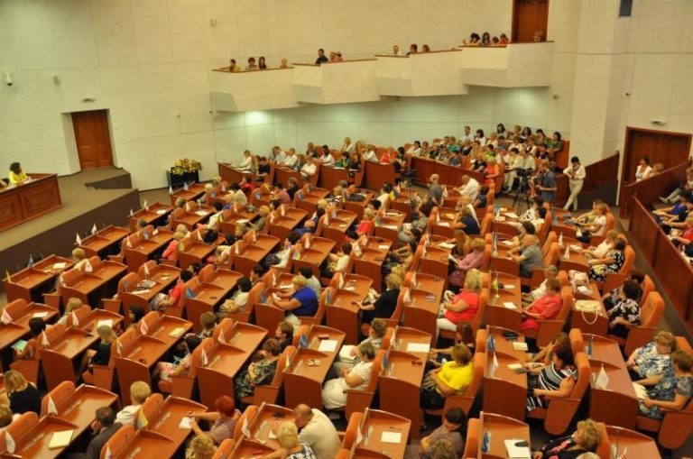 Партия «Солидарность» предлагает днепропетровским школьникам бесплатно  изучать иностранные языки