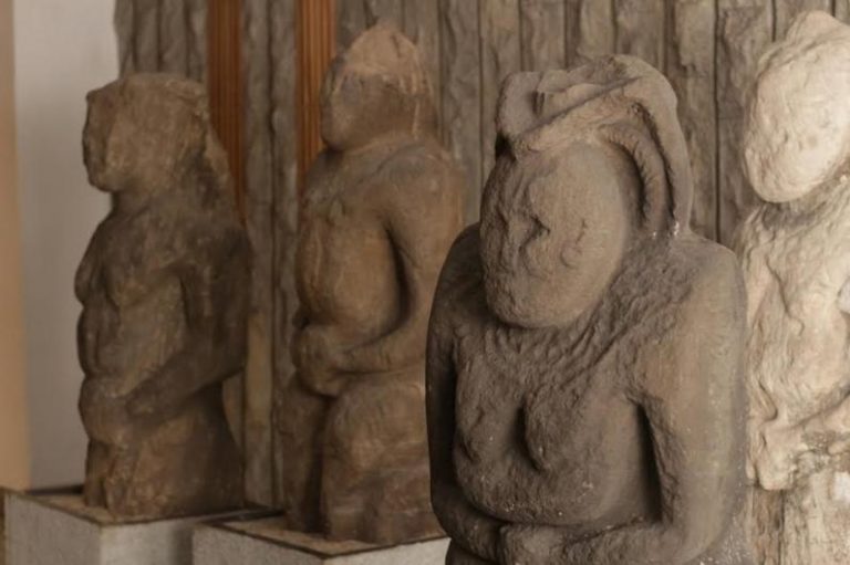 Борис Филатов открыл в Днепропетровском историческом музее экспозицию икон собственного собрания
