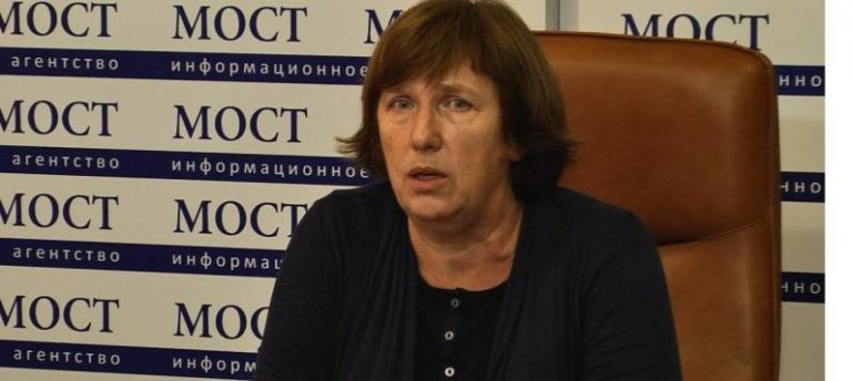 Минус один: Мэрская гонка в Днепропетровске может потерять участника из-за фотографий бывшей коммунистки