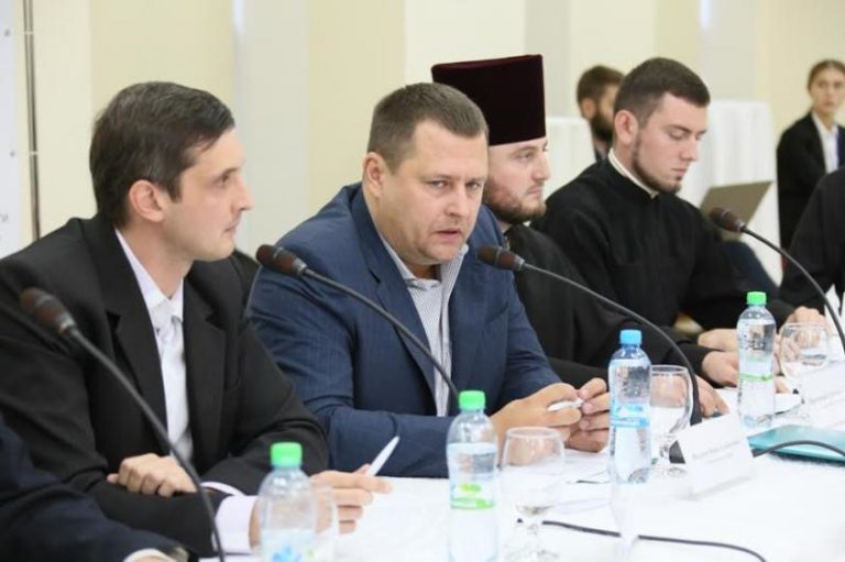 Борис Филатов: «Мы должны усадить за общий стол представителей всех конфессий и национальных общин»