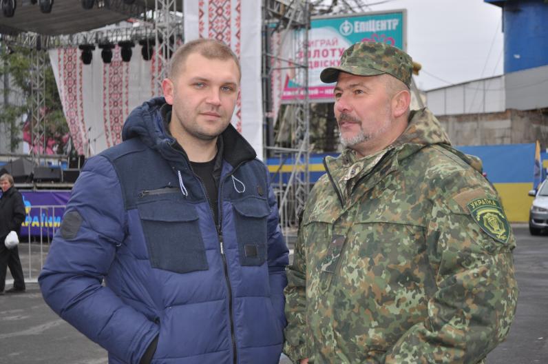 Как в Днепропетровске защитников поздравляли (Фото) Как в Днепропетровске защитников поздравляли (Фото)