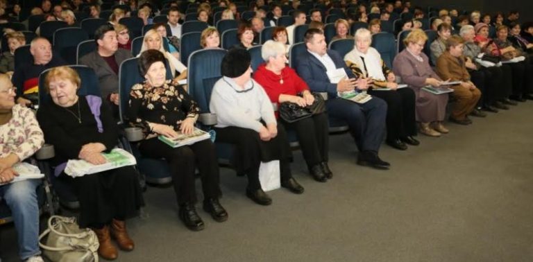 По инициативе Бориса Филатова в свет вышла уникальная книга о Днепропетровске и его жителях