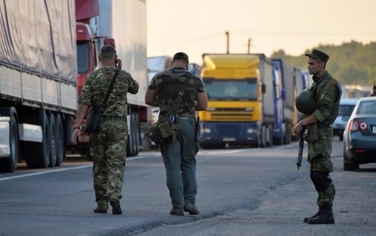Украина официально объявила о блокаде Крыма:  какие будут последствия