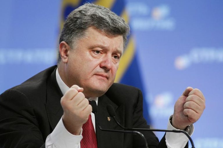 Порошенко передал контроль над акциями Рошен” в “слепой траст” (Видео)”