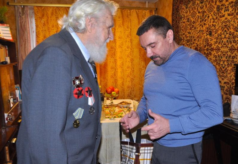 Гражданская рада Днепропетровщины оказала помощь ветеранам в Днепропетровске