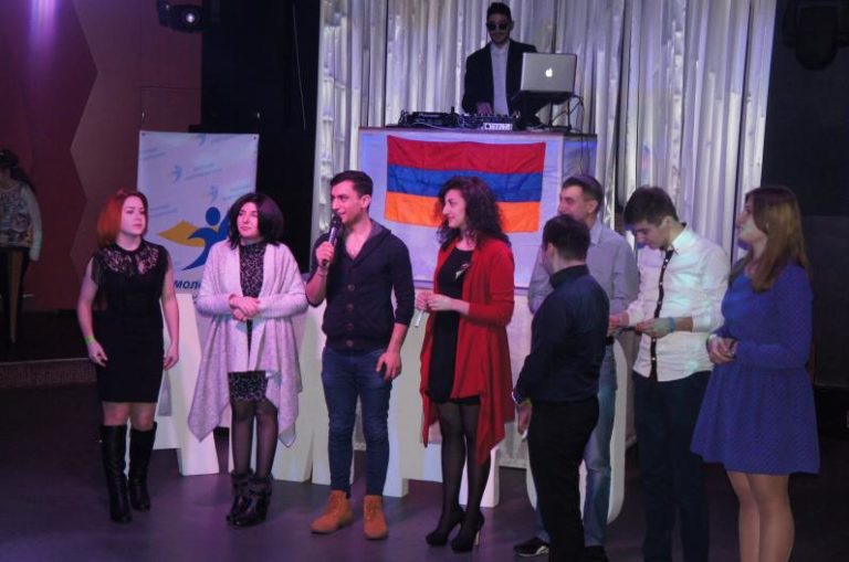 «Молоде Відродження»: кто хорошо встречает праздники, тот и хорошо работает!
