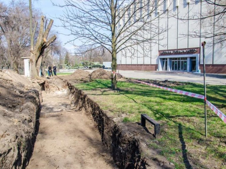 Дорогами Донбасса: в Днепропетровске строят уличную экспозицию музея АТО
