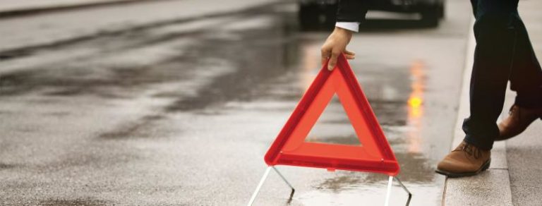 В Днепре машина сбила ребенка на глазах у полицейского
