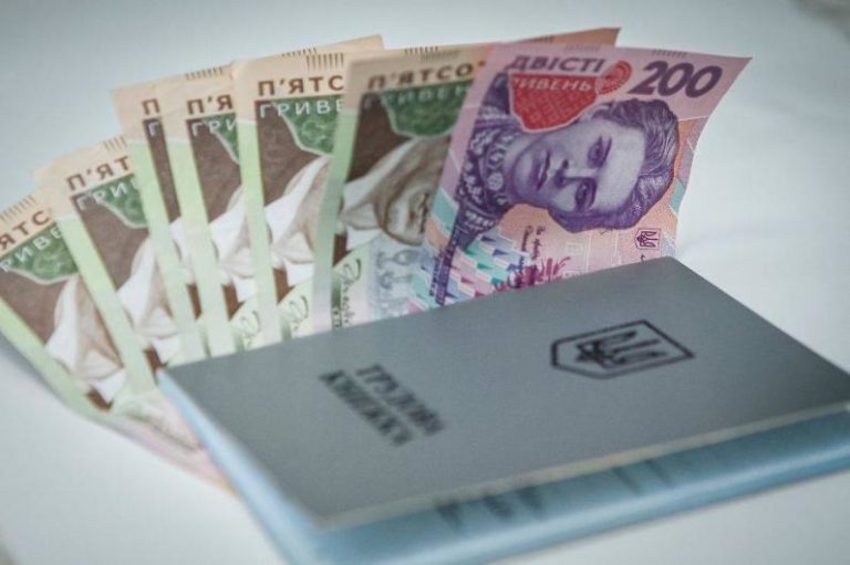 Увеличение минзарплаты – это рост инфляции, тенизация зарплат, увольнения и урезание субсидий, – эксперты