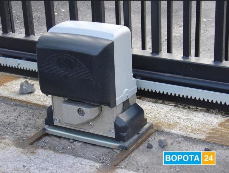 Ворота из профнастила в Днепропетровске – экономный и надежный вариант откатных автоматических ворот от vorota24.com.ua