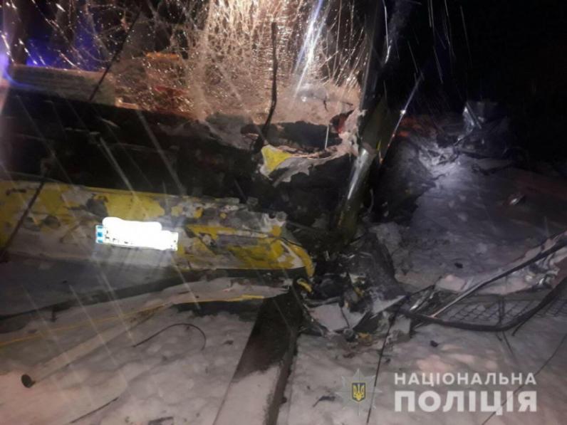 Пассажирский автобус «Днепр-Згожелец» столкнулся с легковушкой