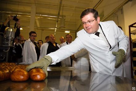 Губернатор открыл в Днепропетровске новый хлебзавод (Фото)