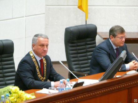 Иван Куличенко присягнул на верность днепропетровцам (Фото) Иван Куличенко присягнул на верность днепропетровцам (Фото)