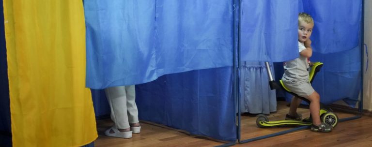 Финальный экзитпол: в Раду проходят пять партий