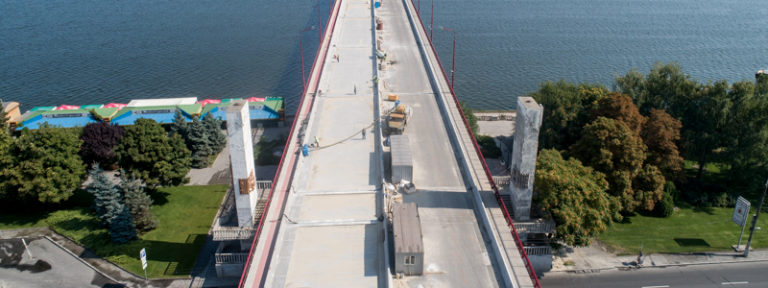 По расписанию: Новый мост в Днепре откроют для пешеходов