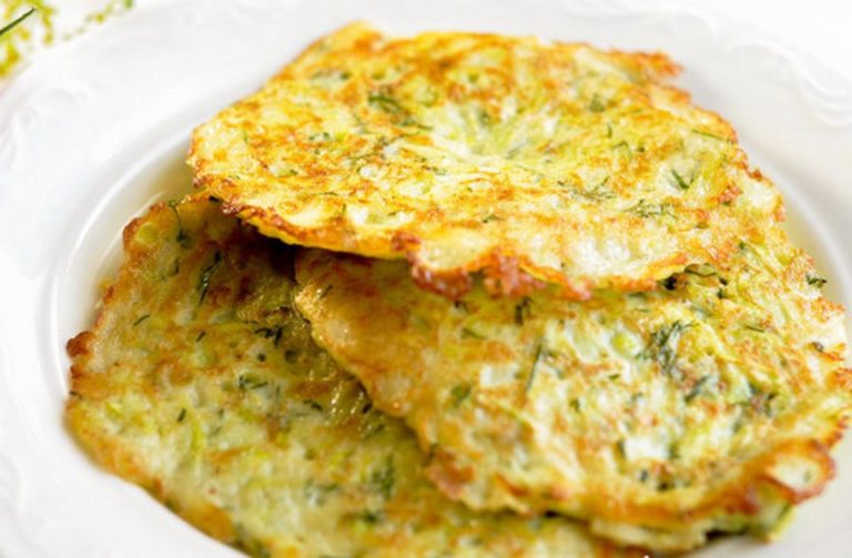 Необычные кабачковые оладьи с апельсиновой цедрой и мятой