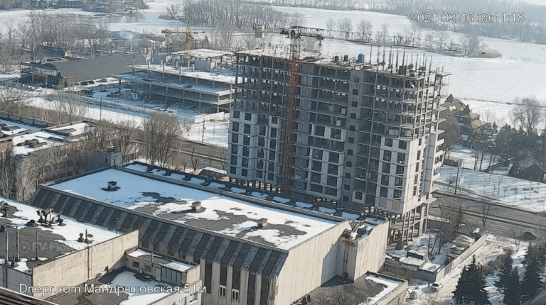 Строительство на Набережной Победы в р-не домов 40 и 25
