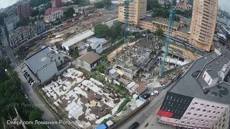 Строительство в р-не ул. Ломаной и Крутогорного спуска