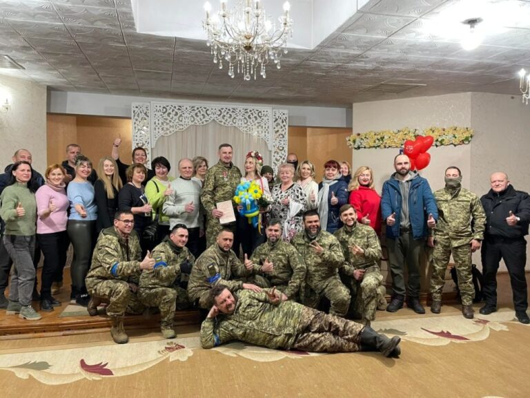На Дніпропетровщині з початку війни зареєстрували понад дві тисячі шлюбів