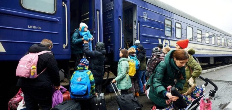 Сьогодні поїзди з Харкова їдуть у західні регіони, Дніпро та Одесу