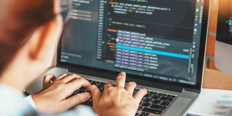 На Дніпропетровщині для переселенців проводять безкоштовні  IT-курси
